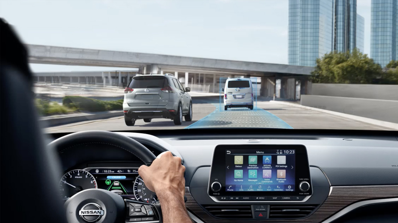 2019 Nissan Altima with Nissan Intelligent Mobility Safety Technology